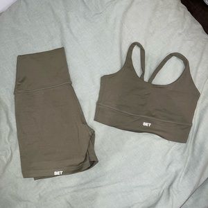 Set Active Luxform biker shorts and sports bra bundle